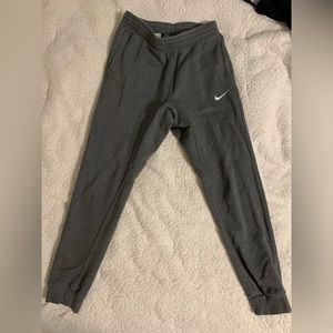 Small Nike joggers fits men or women